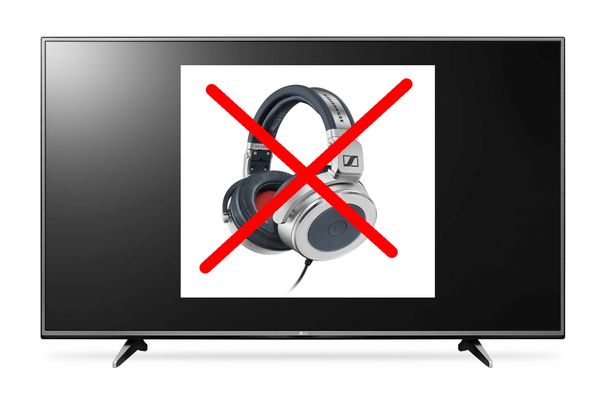 Selbst edelste Kopfhörer, wie der Sennheiser HD630 VB, bleiben stumm, wenn am TV, wie beim günstigen LG-UHD-Modell, die Kopfhörerbuchse fehlt. (Bilder: LG, Sennheiser; Montage: red)

