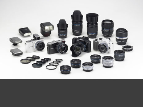 Für die NX-Systemkamera hat Samsung fünf neue Objektive vorgestellt, so ein 18 ? 200 mm Zoom, ein 16 mm Pancake mit F2.4 oder ein Macro. Zusammen mit den letztes Jahr vorgestellten Objektiven stehen nun insgesamt zehn zur Verfügung.