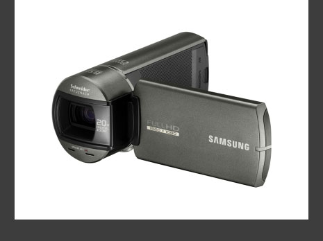 Der Camcorder HMX-Q10 nimmt HD-Video mit 1920 x 1080i auf die SDHC/SD-Karte auf. Die Optik bietet ein 10fach Zoom und Lichtstärke F1.8. Zur Bedienung verfügt er über einen Touch-Screen.