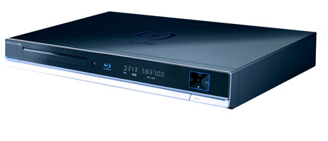 Grundig hat angekündigt, Ende des Jahres den Blu-ray-Player DP 8800 BD auf den Markt zu bringen. Er wird mit BD Profile 1.1, HDMI 1.3 für die 1080/24p-Bildwiedergabe und einem analogen 7.1-Audio-Ausgang versehen sein. Die digitale Tonübertragung vom Player zur Anlage erfolgt über HDMI ? unterstützt werden die HD-Tonformate DTS-HD Master Audio und Dolby TrueHD.