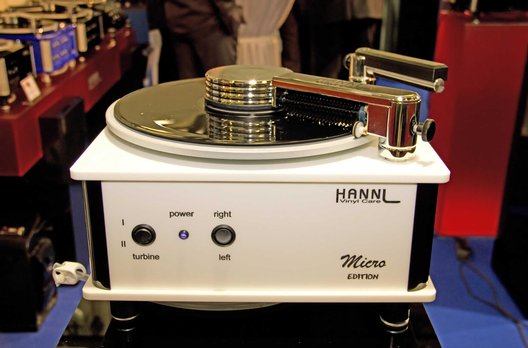 Vinyl will gut gepflegt sein. Zum Beispiel mit der Hannl Micro Edition Plattenwaschmaschine.