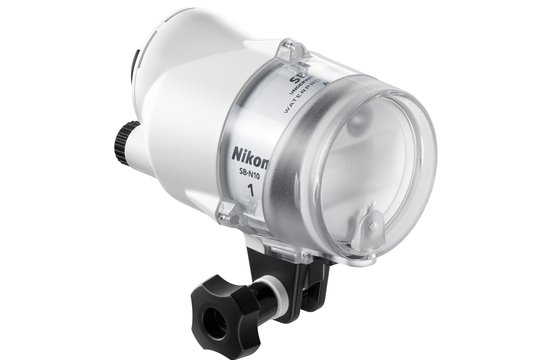 Ebenfalls optional ist das Unterwasser-Blitzgerät SB-N10. Es sorgt für eine leistungsstarke Ausleuchtung der Unterwasserwelt.