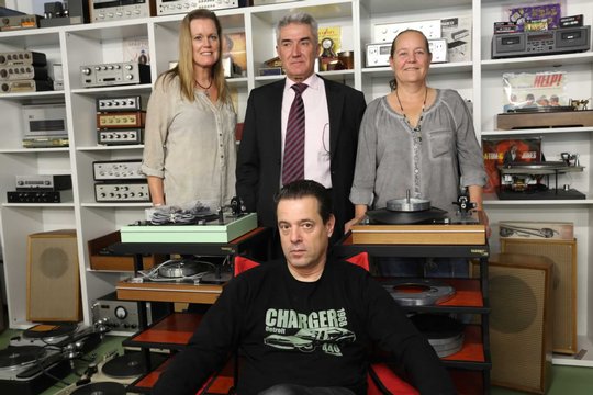 Schopper AG: Das Schopper Team freut sich, am Klangschloss diverse restaurierte Thorens Plattenspieler und die neusten Produkte von Swissonor zu präsentieren.