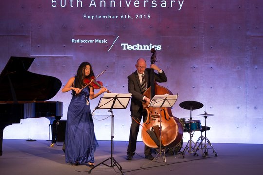 Fulminant musikalischer Auftakt zur 50 Jahre Jubiläumsfeier von Technics in einer würdigen Location neben dem Brandenburger Tor.