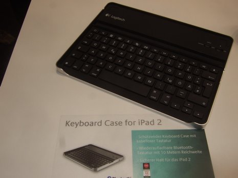 Fürs iPad 2: Tastatur und Schutzhülle in einem. Entdeckt beim Schweizer Computerzubehör Hersteller Logitech...
