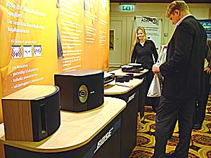 Die Regal-Lautsprecher 201 und 301 mit patentierter Direct/Reflecting Technologie