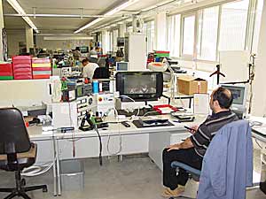 Service wird bei Telanor gross geschrieben: In einem grossen, neu ausgebauten Raum beschäftigt man 6 Techniker