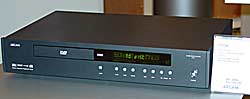 Für progressive Scan über den RGB-Ausgang gerüstet ist der DVD-Spieler DV88plus von Arcam.