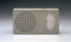 Im Design steht der Radioempfänger T41 von Braun einem aktuellen MP3-Spieler in nichts nach