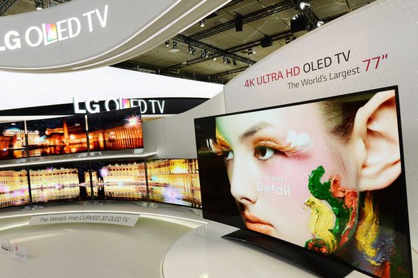 OLED-TV von LG mit Ultra-HD-Audlösung und 77 Zoll (195 cm) Bilddiagonale