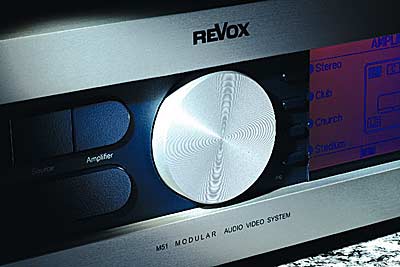 M51: Audio- und Videosystem welches alle Komponenten für den zeitgemässen Musik- und Filmgenuss enthält: CD- und DVD-Player, Verstärker, Surround-Decoder und Multiroom-Möglichkeit.