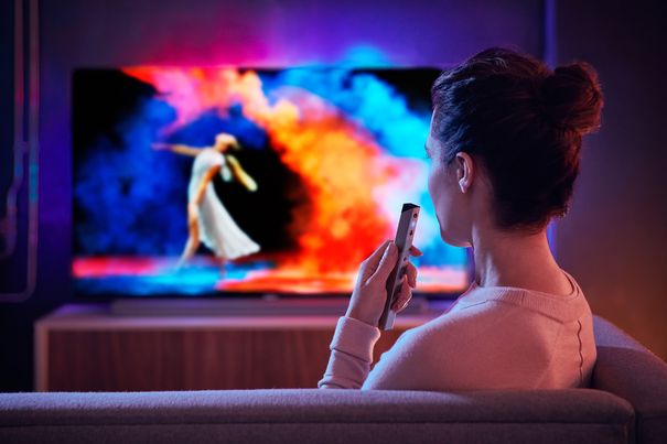 Die smarte Wahl 2018: Philips (TP Vision) erweitert die Smart-TV-Optionen mit Google Assistant und Saphi User Interface.