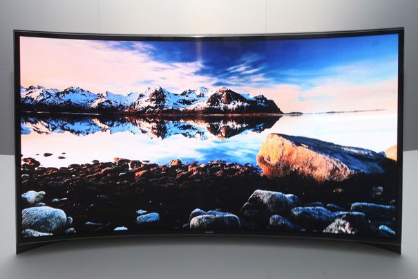 OLED-TV mit gekrümmtem Display von Samsung