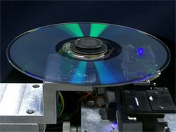 Fotos aus dem Pioneer Entwicklungslaber. Blu-ray mit einer Kapazität von 400 GB.