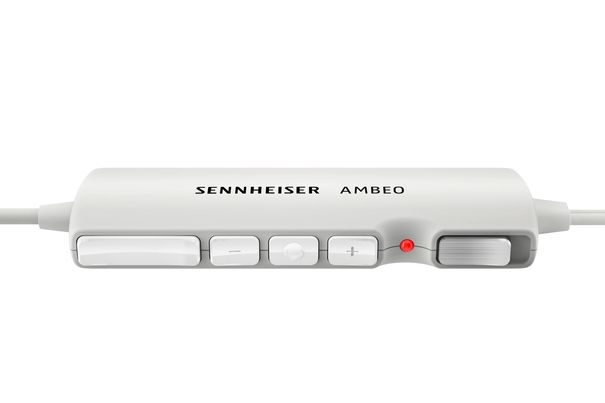 Die Fernbedienung Ambeo Smart Surround Remote ist im Ohrhörer-Kabel integriert.