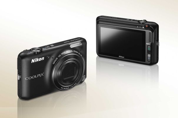 Die Nikon COOLPIX S6400 