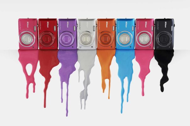 Die Coolpix S3500 ist in den acht Farben Silber, Schwarz, Rot, Violett, Orange, Pink, Pink Lineart und Blue Lineart erhältlich 
