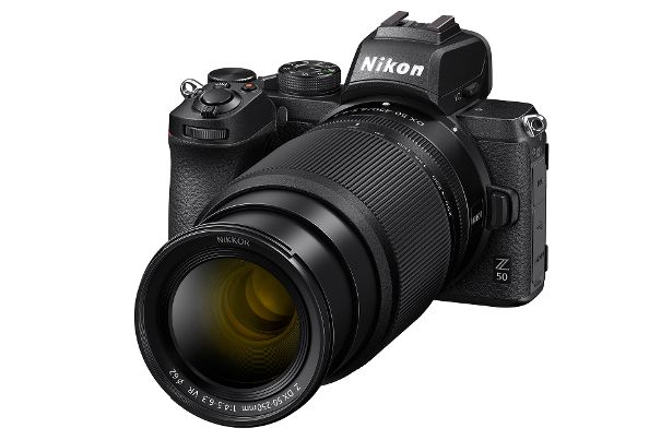 Kompakt und stabilisiert: Das neue Telezoom-Objektiv Nikkor Z DX 50–250 mm 1:4,5–6,3 VR ist mit einem leistungsstarken Bildstabilisator (VR) ausgestattet, um Verwacklungen beim Filmen und Fotografieren zu reduzieren.