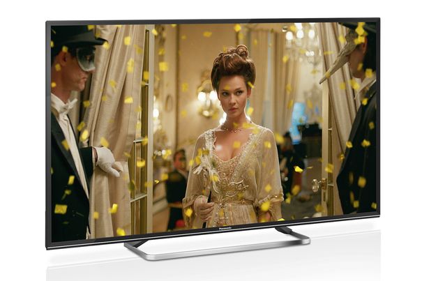 Home Screen und IP-TV: Die ESW504-Serie überzeugt mit ihrem hellen Panel, der adaptiven Hintergrund-Dimmung und der personalisierten Bedienung.