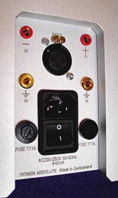 Anschlüsse für XLR-Stecker sowie ein oder zwei Lautsprecher für Mono- oder Stereobetrieb