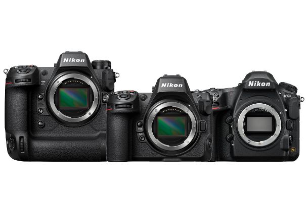 Grössenvergleich: Links die Profibolide Nikon Z 9, in der Mitte die neue Z 8 und rechts die digitale Spiegelreflexkamera Nikon D850.