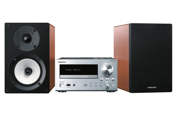 Onkyo CS-N755: Den CD-Receiver (CR-N755) gibt es auch mit passenden Lautsprechern in Holz oder Schwarz.