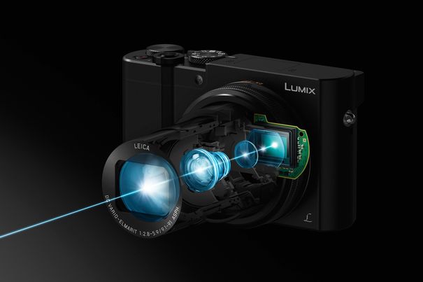 Der grosse 1-Zoll-MOS-Sensor und das Leica-10-fach-Zoom-Objektiv fangen auch bei weniger Licht gute Bilder ein. Das Freistellen von Personen durch unscharfen Hintergrund wird ebenfalls vereinfacht.