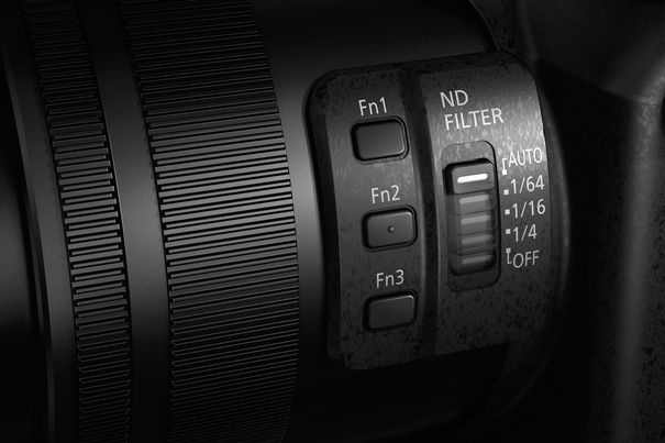 Einmalig bei einer Foto-Bridgekamera: Eingebaute optische ND-Filter. Daneben drei der zwölf frei belegbaren Funktionstasten.