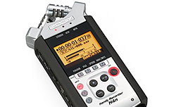 Der H4n von Zoom ist ein vielseitiges Gerät, das auch Audioaufnahmen macht.