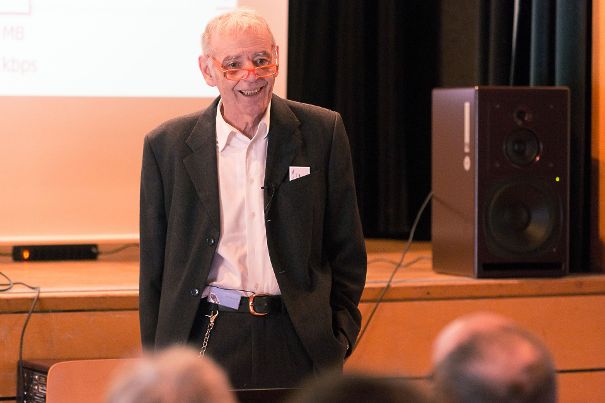 Jürg Jecklin im Klangschloss. Bild: ©Klangschloss.