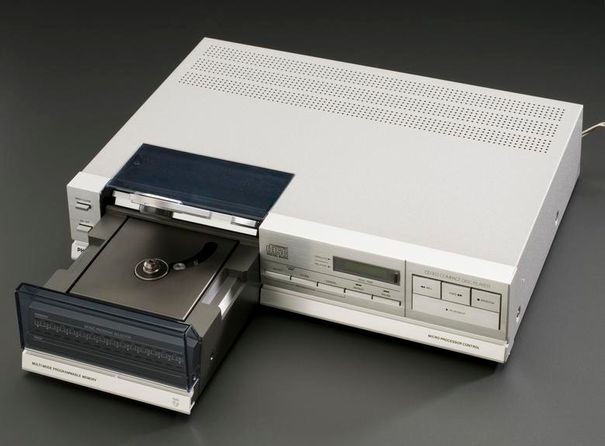 Der Philips CD303 aus der ersten Generation von CD-Spielern.
