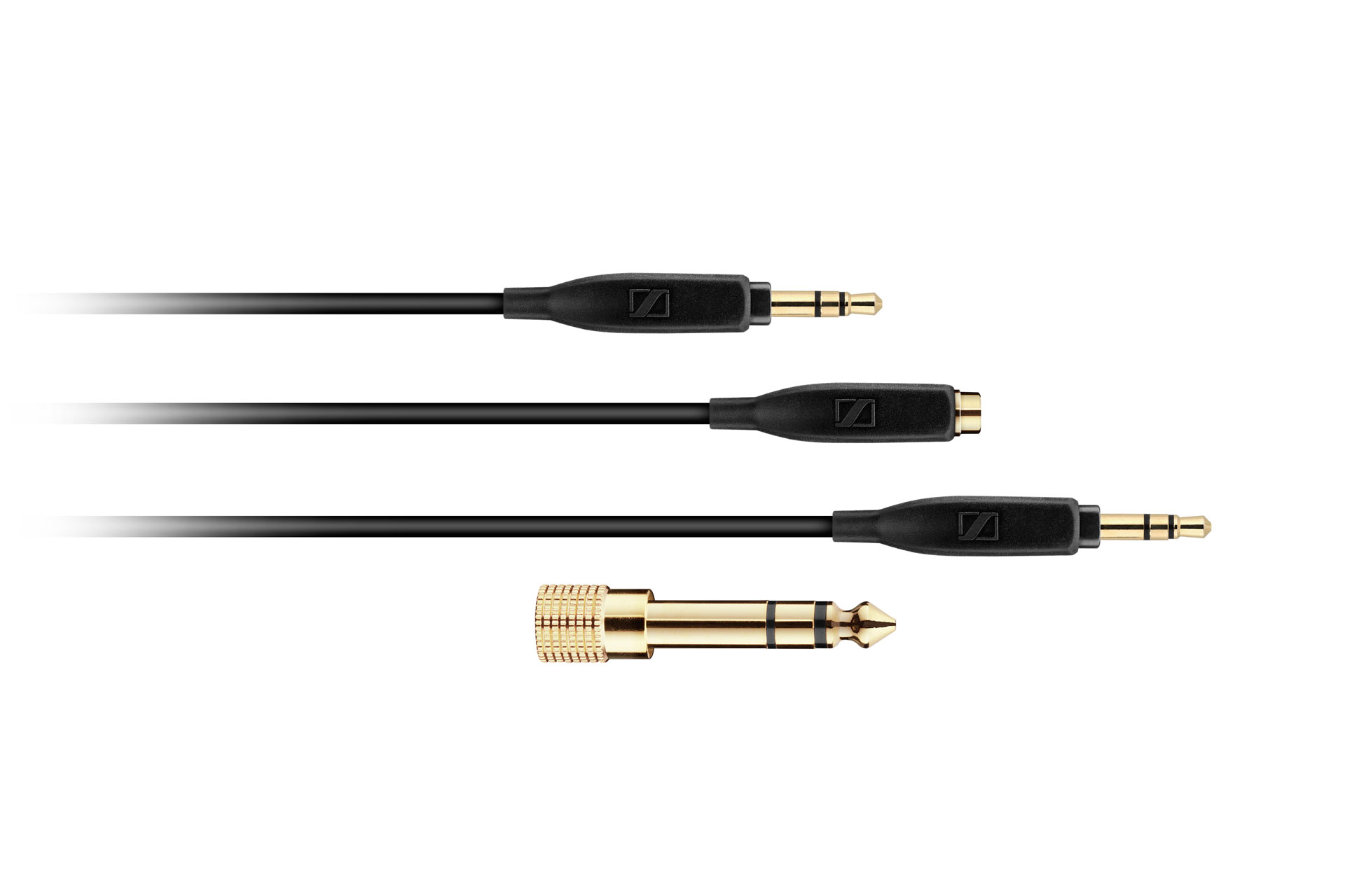 Im Lieferumfang enthalten sind vergoldete Stecker, ein Verlängerungskabel sowie ein Adapter für flexible Anschlussmöglichkeiten