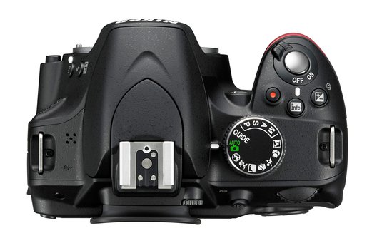 Die Anordnung der Bedienelemente auf der Kamera verspricht eine intuitive und bequeme Handhabung. Für die am häufigsten verwendeten Funktionen stehen eigene Tasten zur Verfügung. 