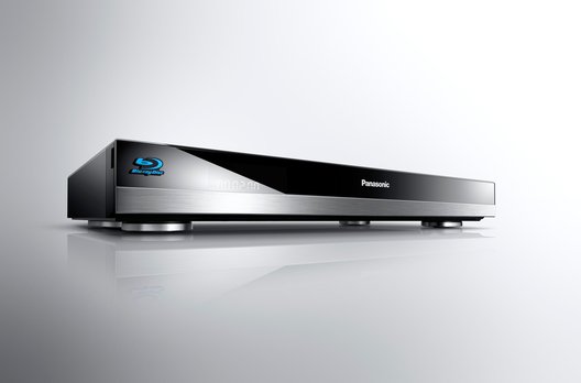 Der DMP-BDT500 ist das Top-Modell unter den Blu-ray Spielern, ausgestattet etwa mit Burr Brown Digital/Analog-Wandler, vergoldetem 7.1-Analogausgang oder W-LAN.