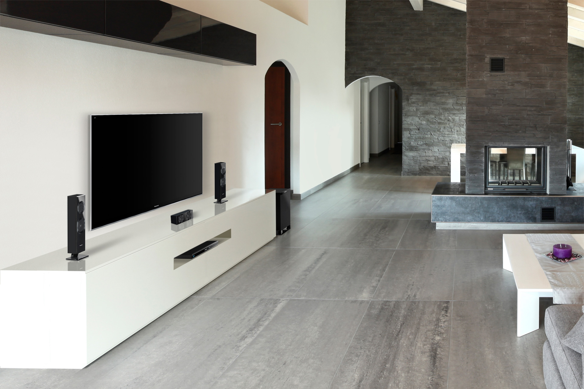 Bei den Blu-ray Heimkinosystemen sind auch das 5.1-System SC-BTT290 und das 2.1-System SC-BTT282 neu im Programm, beide mit zwei HDMI-Eingängen und iPod / iPhone Dock.