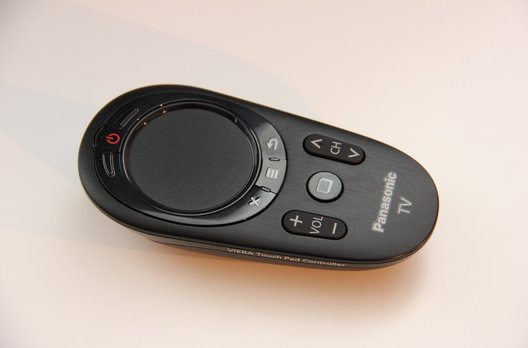 Panasonic liefert zu ihren Smart TVs künftig einen sogenannten Touch Pad Controller mit, um komfortabler navigieren zu können.