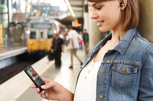 Der Walkman F800 hat einen S-Master MX Digitalverstärker, der von fünf Clear Audio Technologien unterstützt wird.