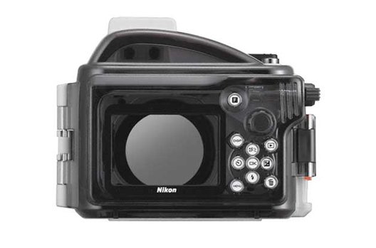 Das Gehäuse erlaubt die Bedienung der wesentlichen Kameratasten und ist mit dem Zoomobjektiv 1 NIKKOR VR 10–30 mm kompatibel.