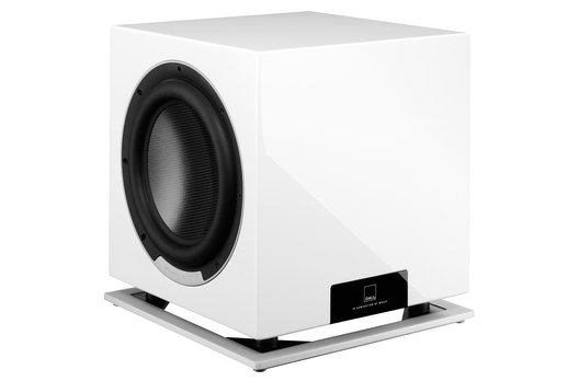 Der SUB P-10 DSS deckt den Frequenzbereich von 24 - 120 Hz ab. Er hat eine Grundfläche von 34 x 34 cm, ist 37 cm hoch und wiegt 19,5 kg.