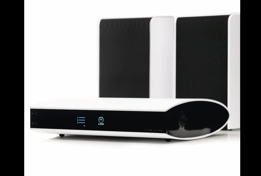 Linn, 1. UG. St. Gallen 1. Linn präsentiert auf der High End Swiss 2012 ein spannendes Kontrastprogramm. Zum einen erwartet einem mit Kiko das preisgünstigste All-in-one-System, das Linn jemals angeboten hat. Kiko hat alles, was man für guten Sound braucht: einen Netzwerkplayer mit integriertem Vor- und 4-Kanal-Endverstärker für die vollaktiven Kiko-Lautsprecher. Sogar die Kabel sind fix und fertig konfektioniert dabei. Für audiophile Gourmets gibt es die Klimax zu hören und zu sehen.