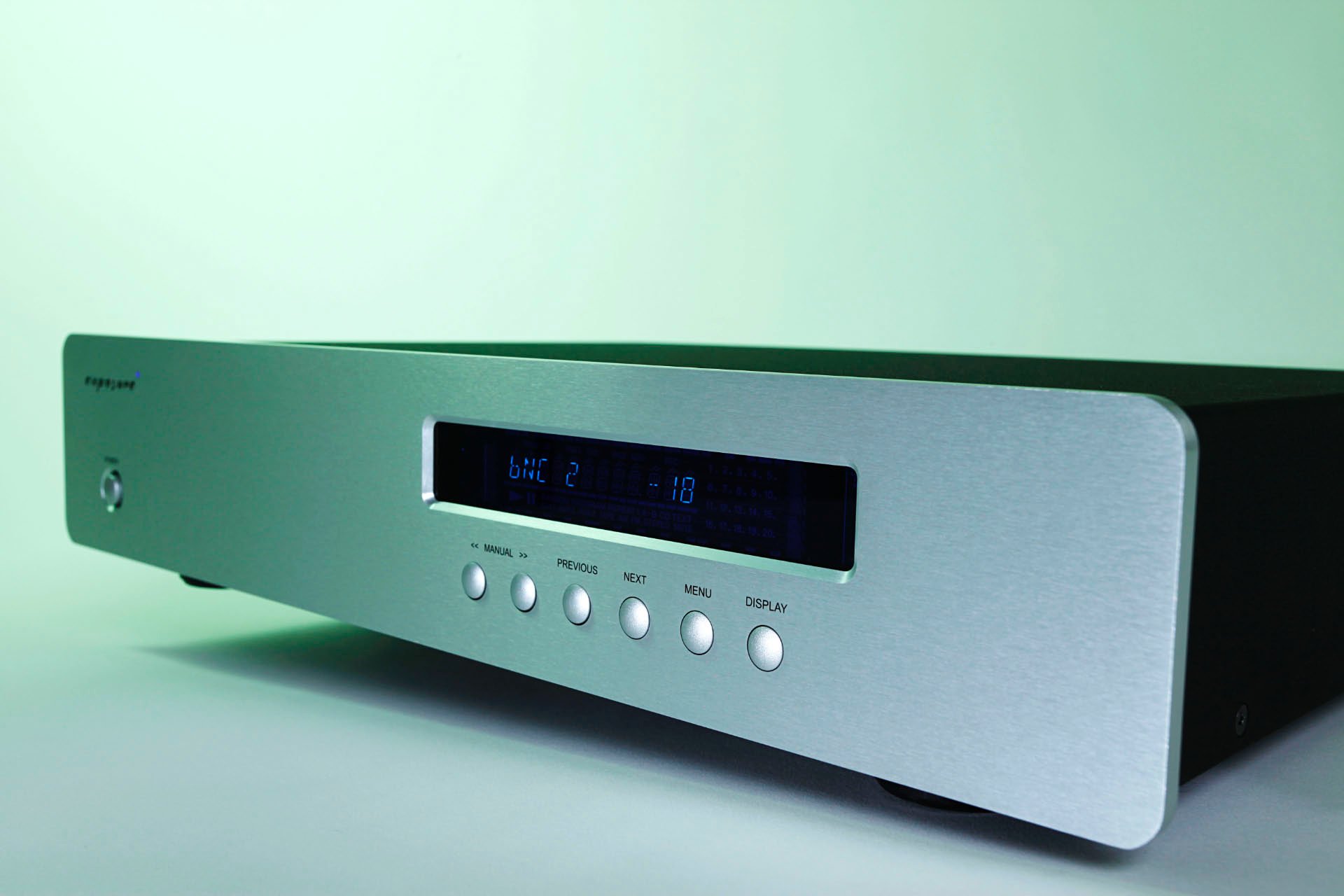 Exposure, 1. UG. Breakout 2, Audiosphere GmbH. Mit dem 2010S2 DAC hat Exposure erstmals einen Digital-Analog-Wandler im Angebot. Er verfügt über sieben Digitaleingänge sowie einen Kopfhörer- und einen Lineausgang. Besonders interessant macht den DAC, dass sowohl Kopfhörer- wie auch Lineausgang regulierbar sind. Preis 1390 CHF.