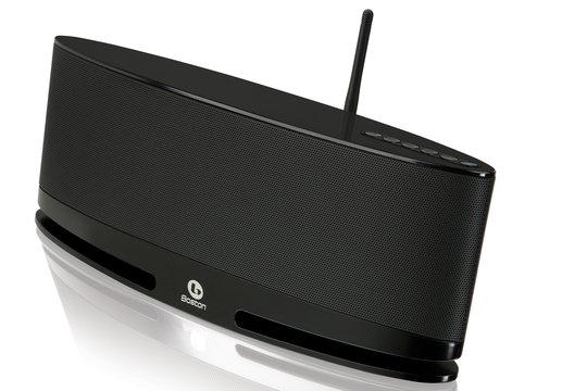 Das Music Center MC200Air von Boston Acoustics kann per WiFi oder Ethernet ins Heimnetzwerk eingebunden werden.