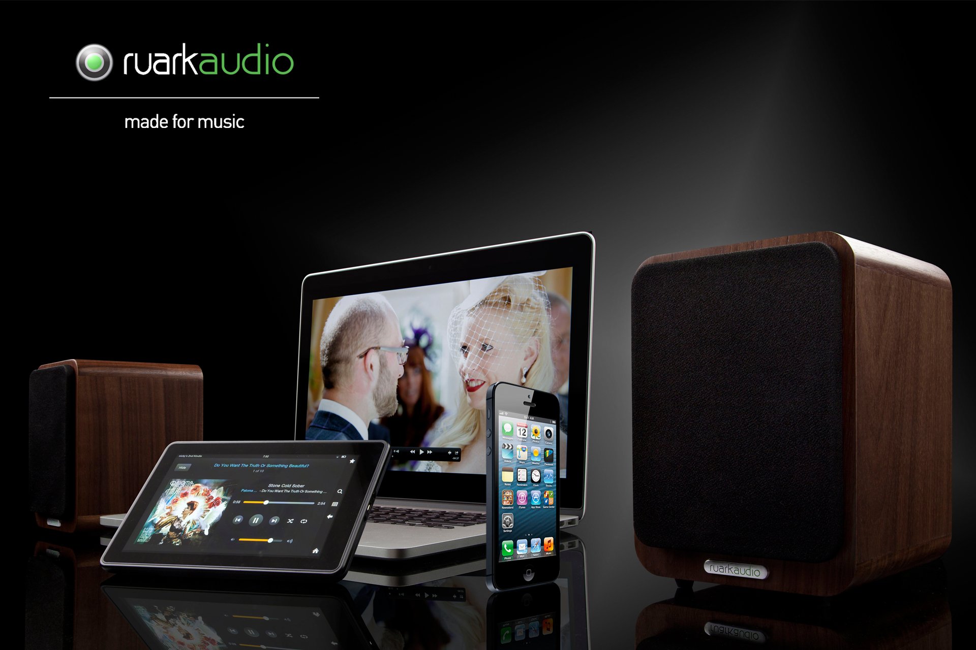 Timeless Products – Foyer 3. OG. Ruark Audio aus England kehren nach 30 Jahren wieder zurück zu ihren Wurzeln und präsentieren im Klangschloss zum ersten Mal  ihre Universal Aktive Lautsprecher MR1.  Selbst entwickelte Lautsprecherchassis sorgen für den High Fidelity Klang mit Bluetooth und apt-X.   