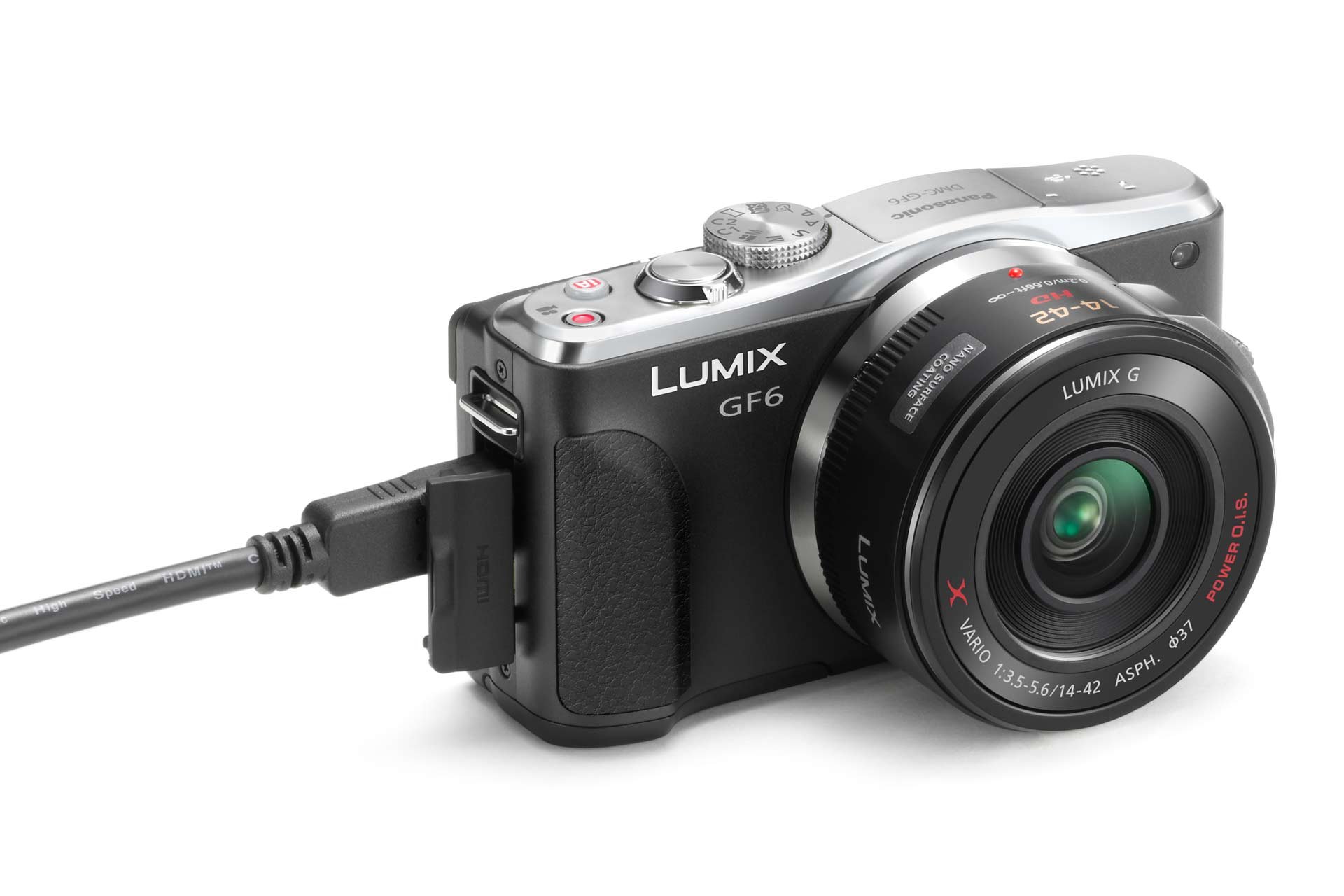 Die GF6 nimmt Full-HD-Videos mit 1920 x 1080 Pixel bei 60i (NTSC) / 50i (PAL) mit kontinuierlichem AF und Stereoton auf. Gespeichert wird im AVCHD-Format. Die Wiedergabe ist über den HDMI-Anschluss möglich.