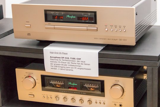 Zu hören waren auch der brandneue Accuphase CD-Player DP-410 ...