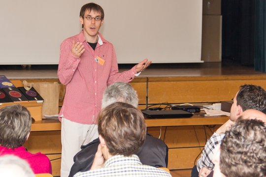 Daniel Dettwiler von Idee und Klang erinnerte die audiophile Zuhörerschaft daran, dass die Audioreproduktion im Wohnzimmer immer auch ein Stück der Fertigkeit des Tonmeisters enthält und es eine “tontechnische Gestaltung' braucht, damit die Aufnahme zu Hause gut klingt.