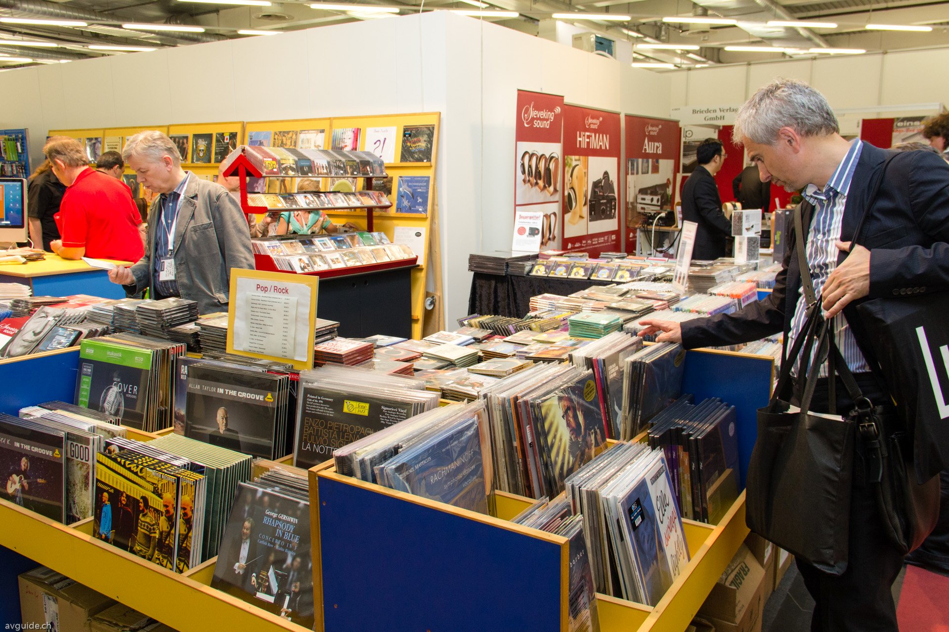 Zu einer Audiomesse gehören auch Tonträger. Einiges zu reden gaben jedoch die überhöhten Messepreise mit kräftigen Aufschlägen. So manche Schallplatte war teurer als im Fachhandel beim Vinylspezialisten.