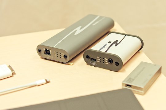 Für hochauflösendes Audio direkt ab Laptop: Die USB-DACs vom kalifornischem Digitalspezialisten HRT geniessen zurecht einen exzellenten Ruf. Einzigartig in der Preisklasse um 500 CHF ist die komplett symmetrische Signalführung mit XLR-Ausgängen.