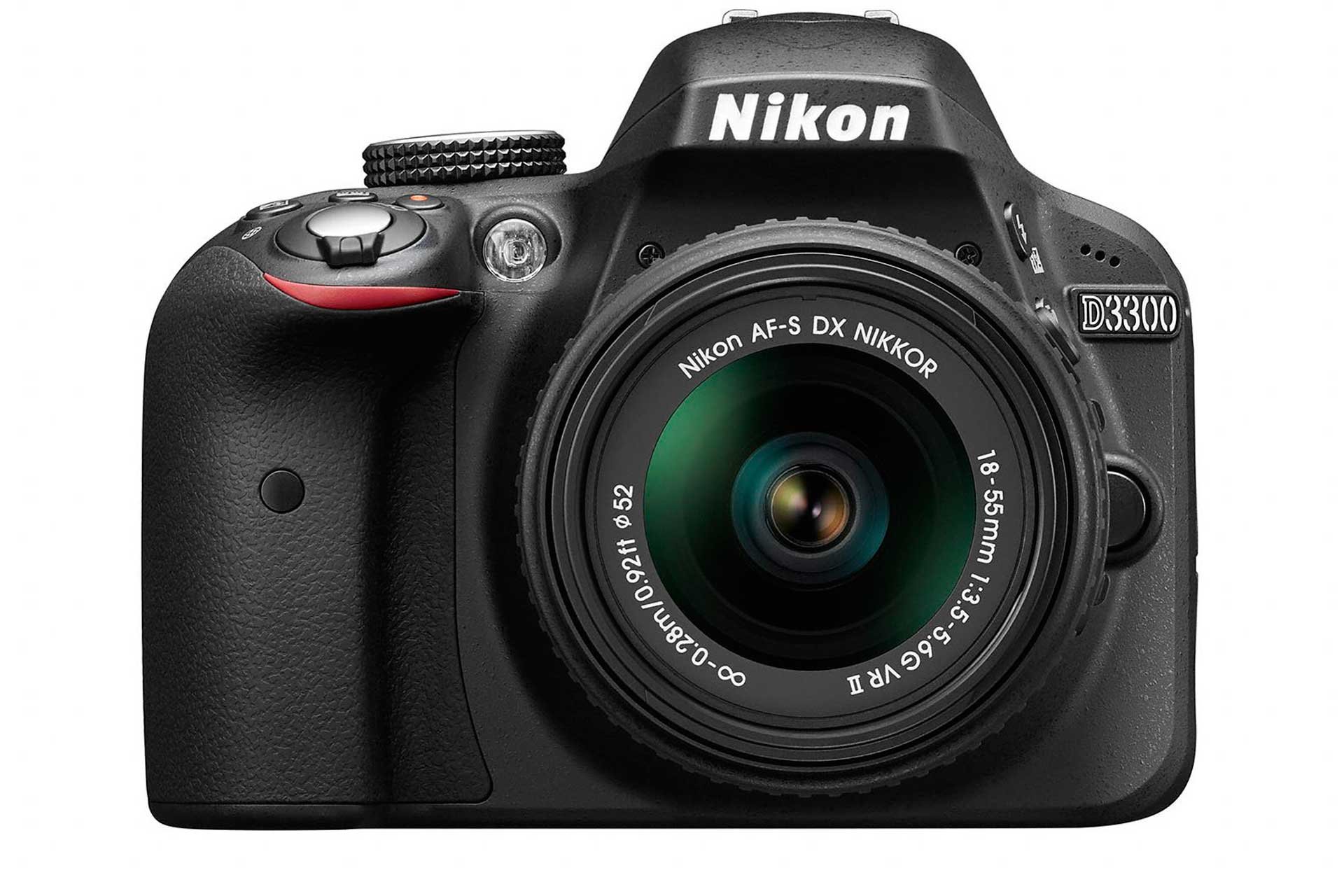 Ein Mikrofon ist integriert. Die Kamera ist zudem kompatibel zu Nikons Stereomikrofon ME-1 sowie zu allen NIKKOR-Objektiven im DX-Format und Nikon-Blitzgeräten der Einstiegsklasse