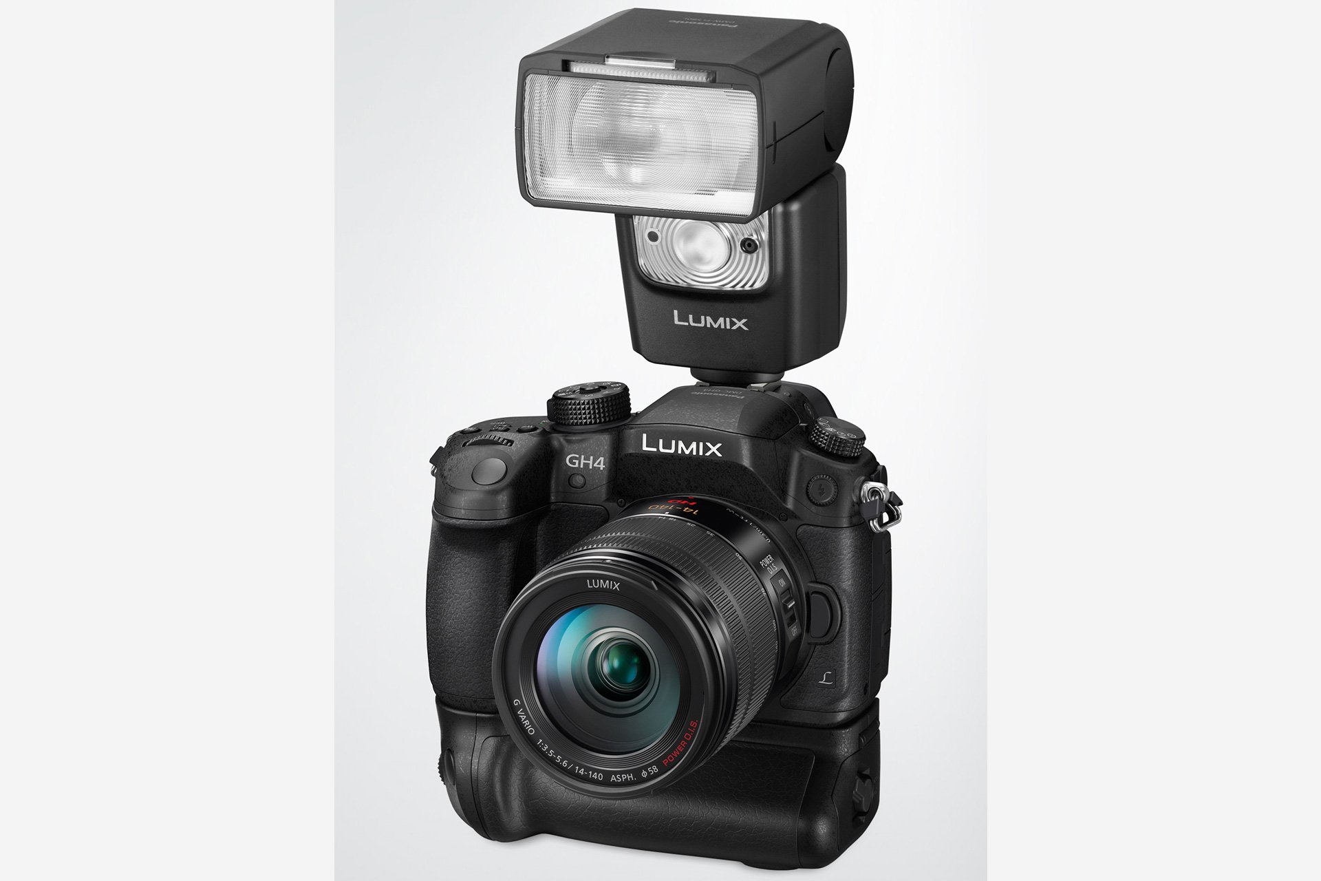 Der Zoom-Reflektor des Systemblitesz DMW-FL580Lleuchtet Brennweiten von 12 – 100 mm (24-200 mm KB) aus. Seine Leitzahl beträgt 58 (ISO 100/m). Mit einer Weitwinkel-Streuscheibe ist die Ausleuchtung bis 7 mm (14 mm KB) Super-Weitwinkel mit LZ 26 möglich.